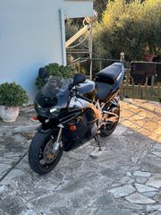 Honda CBR 900RR Fireblade 1999-thumb-2