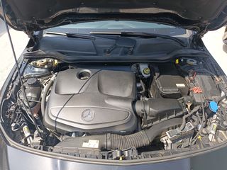 Mercedes-Benz CLA 180 2016 AMG LINE F1-thumb-23