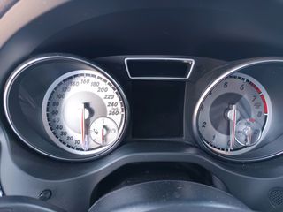 Mercedes-Benz CLA 180 2016 AMG LINE F1-thumb-34
