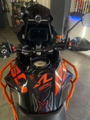 KTM 1290 Super Adventure 2018-thumb-4