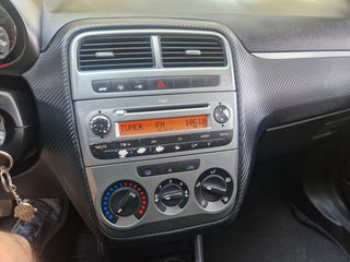 Fiat Punto Evo 2010-thumb-12