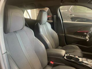 Peugeot 2008 2024 GT-thumb-6