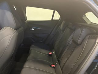 Peugeot 2008 2024 GT-thumb-22