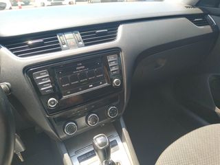Skoda Octavia 2015 ΕΛΛΗΝΙΚΟ COMBI 1.6 TDI PAZAROPOULOS-thumb-15