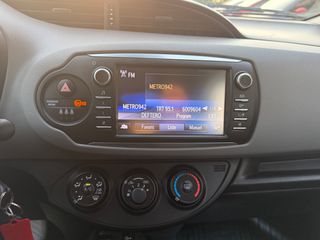 Toyota Yaris 2018 1.5 STYLE SELECTION-thumb-35