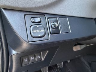 Toyota Yaris 2018 1.5 STYLE SELECTION-thumb-37