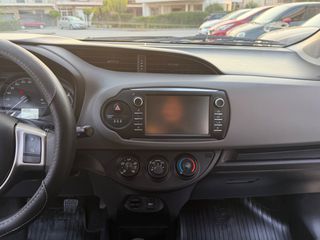 Toyota Yaris 2018 1.5 STYLE SELECTION-thumb-33