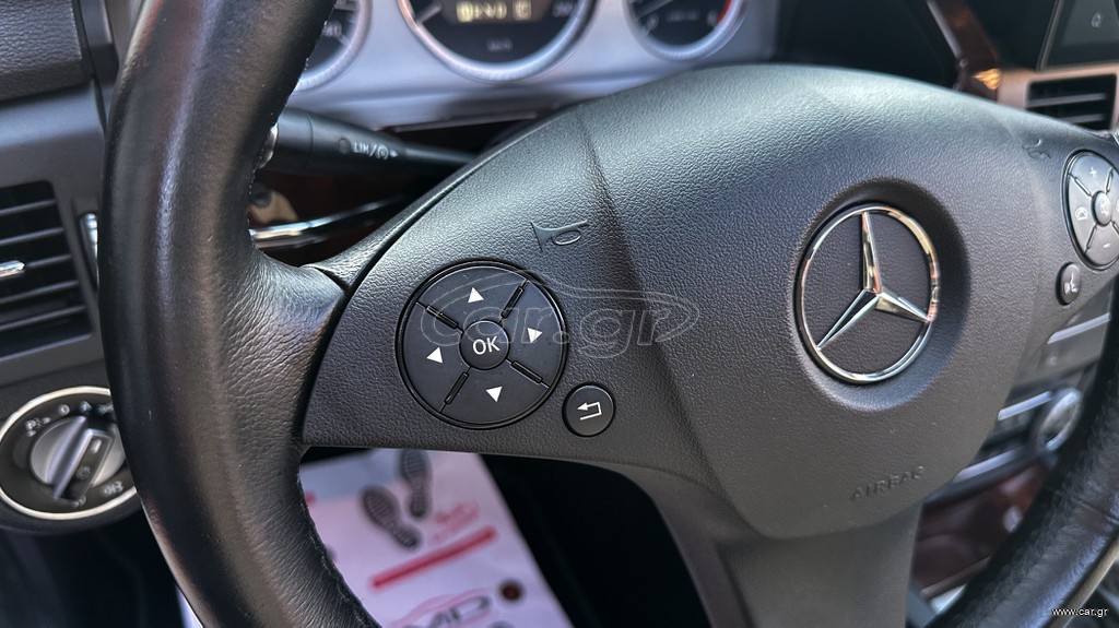 Mercedes-Benz GLK 300 thumbnail 24