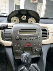 Lancia Ypsilon 2004 1400-thumb-2