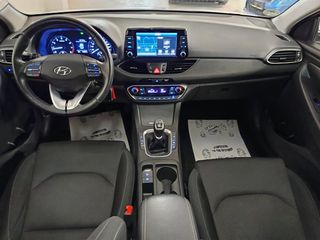 Hyundai i 30 2017 1.4•140hp•Panorama•Clima•Navi•-thumb-2