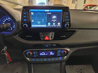 Hyundai i 30 2017 1.4•140hp•Panorama•Clima•Navi•-thumb-23