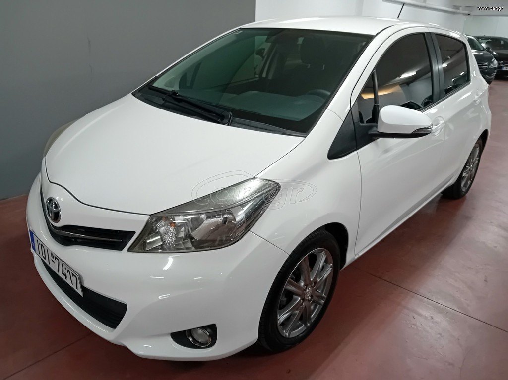 Toyota Yaris 2012 1300cc 100hp CAMERA / NAVI ελληνικό 1ο χέρι ΑΡΙΣΤΟ!!!
