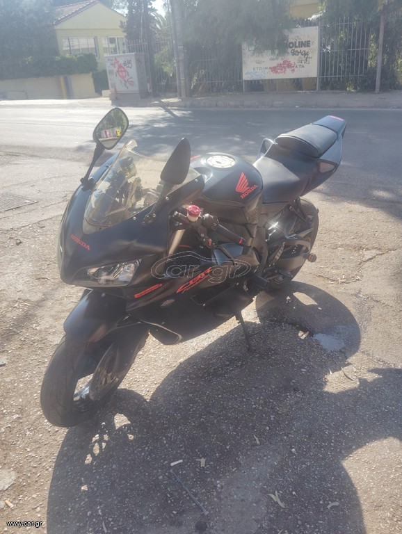 Honda CBR 1000RR 2004