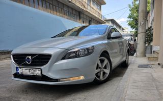 Volvo V40 2013 momentum