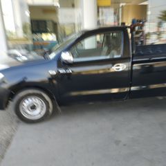 Toyota Hilux 2010-thumb-1