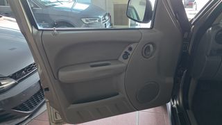 Jeep Cherokee 2005 SPORT 2.4-thumb-16