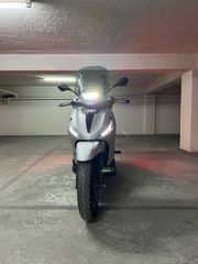 Piaggio Beverly 400 2023-thumb-3