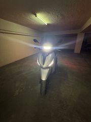 Piaggio Beverly 400 2023-thumb-6