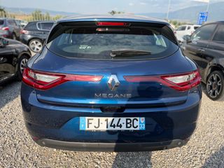Renault Megane 2019-thumb-13
