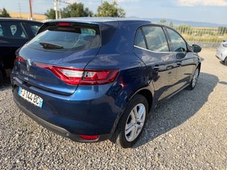 Renault Megane 2019-thumb-14