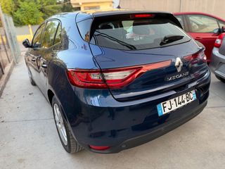 Renault Megane 2019-thumb-9