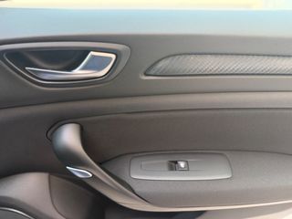 Renault Megane 2019-thumb-27