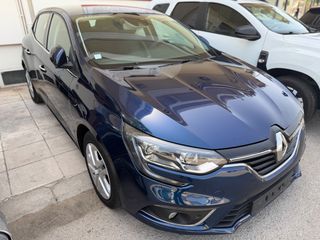 Renault Megane 2019-thumb-2