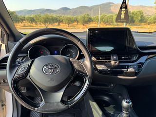 Toyota C-HR 2018 1.2 T STYLE SELECTION-thumb-8