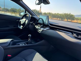 Toyota C-HR 2018 1.2 T STYLE SELECTION-thumb-12