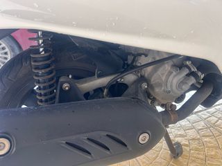 Piaggio XEvo 250 2015-thumb-3