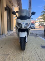 Piaggio XEvo 250 2015-thumb-5
