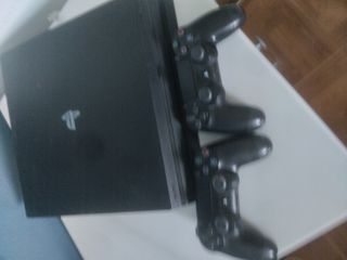 Playstation 4 pro 1TB-thumb-1