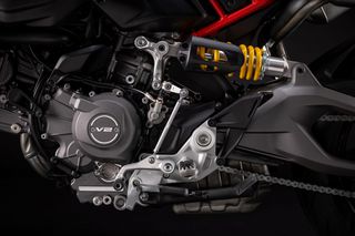 Ducati Hypermotard 2026 V2-thumb-4