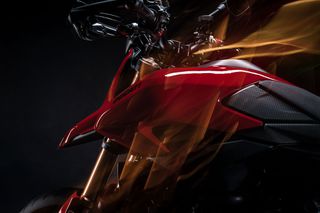Ducati Hypermotard 2026 V2-thumb-5