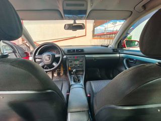 Audi A4 2005 A4-thumb-11