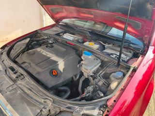 Audi A4 2005 A4-thumb-12