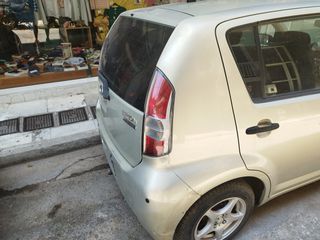 Daihatsu Sirion 2006 1.3 AUTOMATIC 4×4-thumb-3