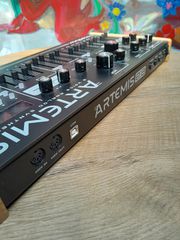 Dreadbox Artemis 6 Voice Analog Synthesizer-thumb-3