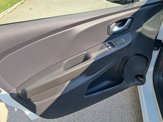 Renault Clio 2017 GRANDTOUR ENERGY DCI 90 LIMITED-thumb-16