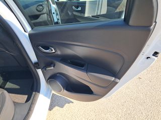 Renault Clio 2017 GRANDTOUR ENERGY DCI 90 LIMITED-thumb-19