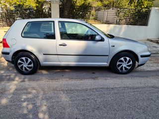 Volkswagen Golf 2000 4