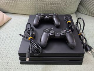 Ps4 Pro 1TB με 2 χειριστήρια και 3 παιχνίδια