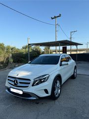 Mercedes-Benz GLA 180 2015
