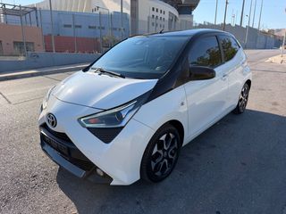 Toyota Aygo 2018 X play. Automatic. Keyless go.