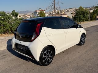 Toyota Aygo 2018 X play. Automatic. Keyless go.-thumb-14