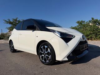 Toyota Aygo 2018 X play. Automatic. Keyless go.-thumb-19