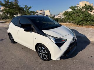 Toyota Aygo 2018 X play. Automatic. Keyless go.-thumb-20