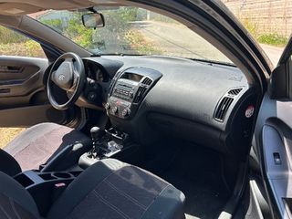 Kia Ceed / cee'd 2009-thumb-5