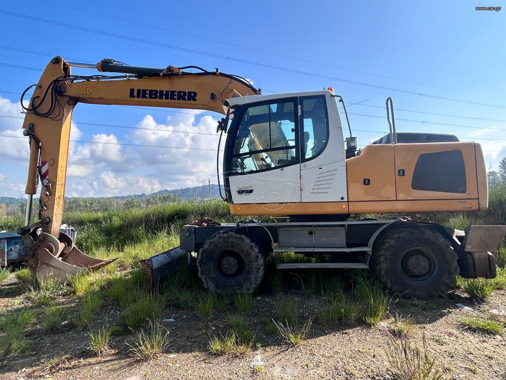 Εκσκαφέας Με Λάστιχα Liebherr 2012 A 920