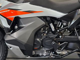 KTM 790 Adventure 2026 + Quickshifter-thumb-6